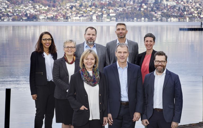 Gruppenbild der 8 köpfigen Geschäftsleitung des Blutspendedienstes SRK Schweiz