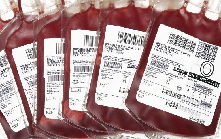 6 Blutkonserven nach dem Blutspenden